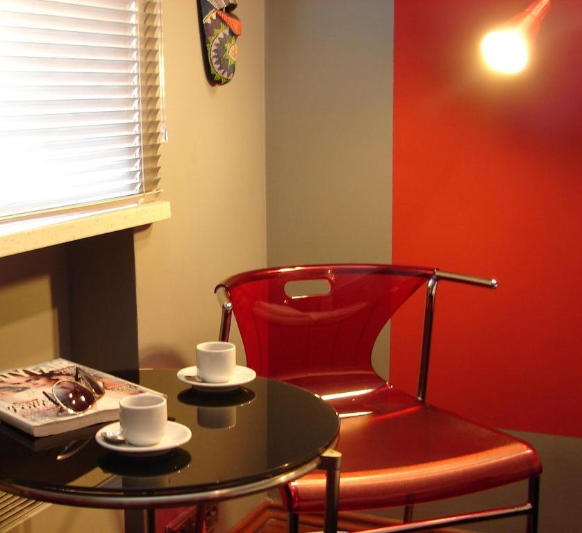 Chmielna Guest House Warsaw Room photo